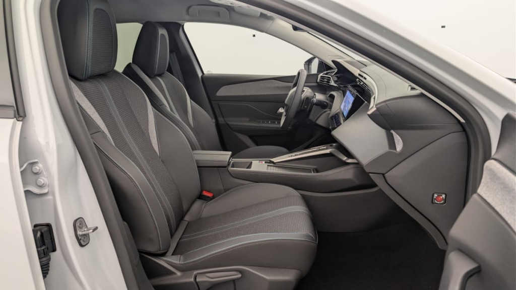 PEUGEOT 308 Hybrid 145 e-DCS6 Allure - ref: 1-366302 - Photo 9