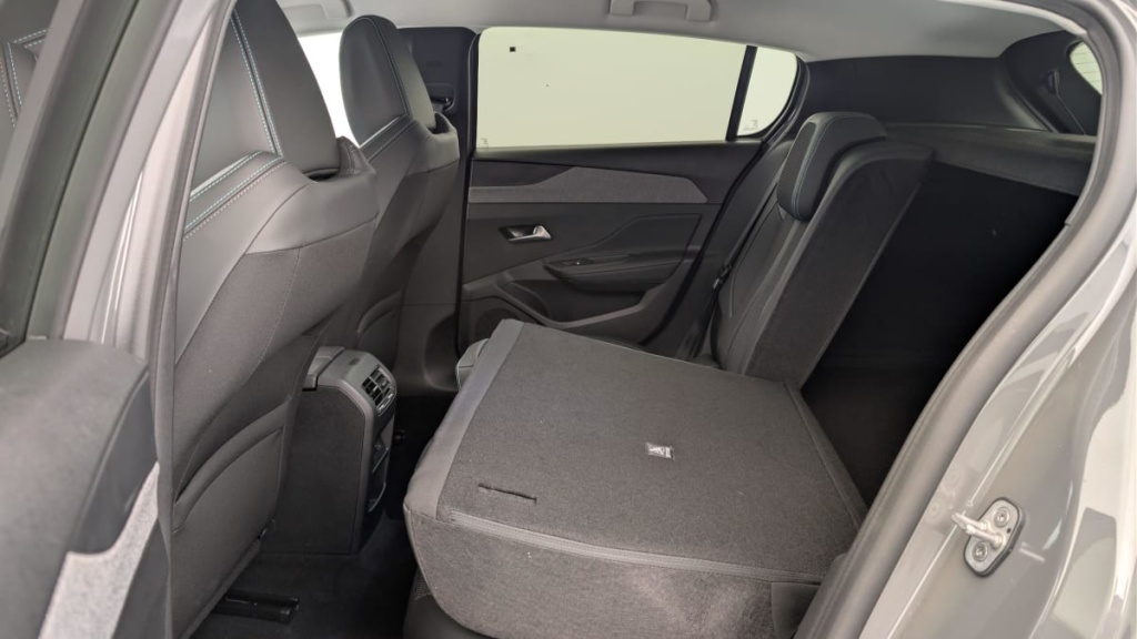 PEUGEOT 308 Hybrid 145 e-DCS6 Allure - ref: 1-366312 - Photo 12