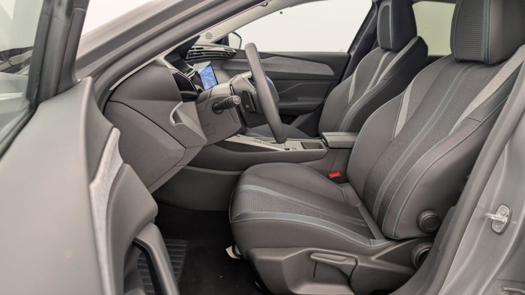 PEUGEOT 308 Hybrid 145 e-DCS6 Allure - ref: 1-366312 - Photo 16