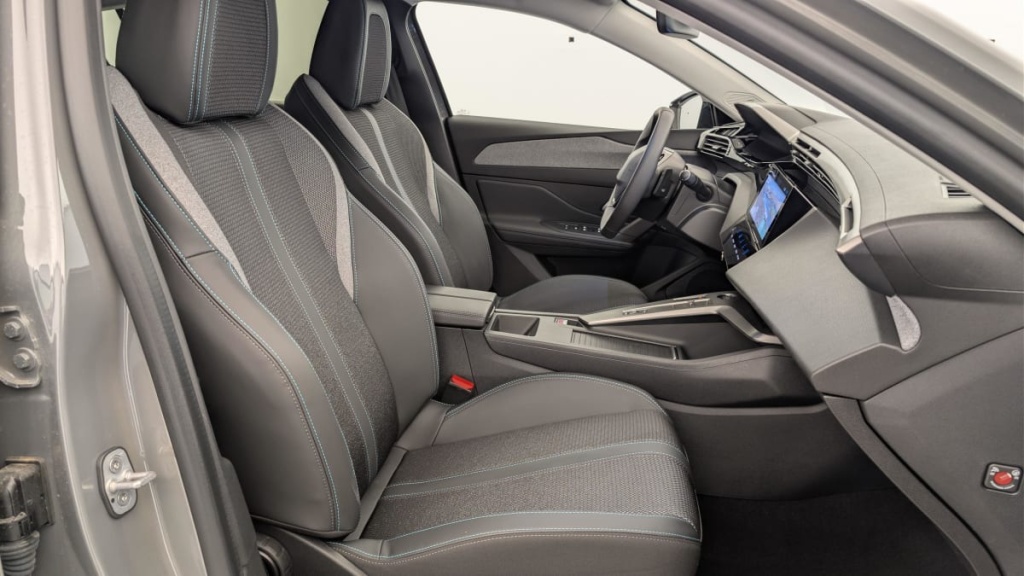 PEUGEOT 308 Hybrid 145 e-DCS6 Allure - ref: 1-366312 - Photo 9