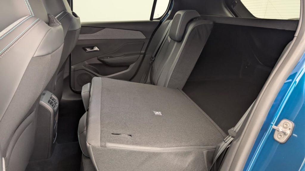 PEUGEOT 308 Hybrid 145 e-DCS6 Allure - ref: 1-366314 - Photo 12