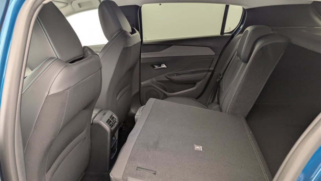 PEUGEOT 308 Hybrid 145 e-DCS6 Allure - ref: 1-366315 - Photo 12