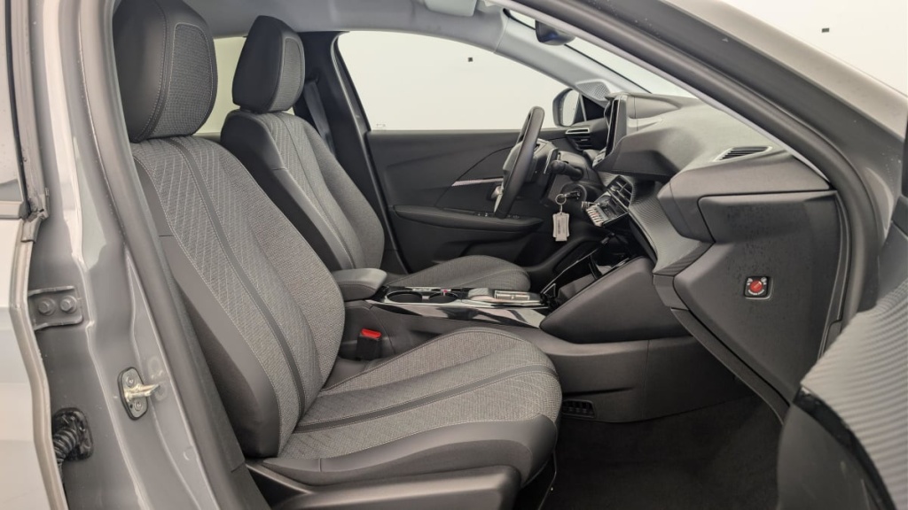 PEUGEOT 208 Hybrid 100 e-DCS6 Allure - ref: 1-366551 - Photo 9