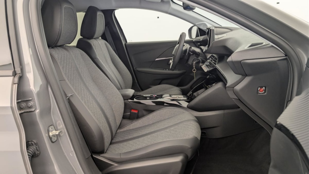 PEUGEOT 208 Hybrid 100 e-DCS6 Allure - ref: 1-366552 - Photo 9