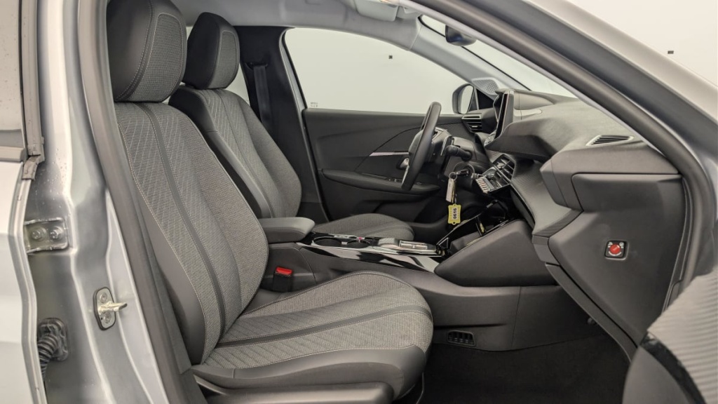 PEUGEOT 208 Hybrid 100 e-DCS6 Allure - ref: 1-366557 - Photo 9