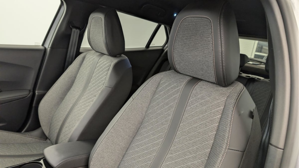 PEUGEOT 2008 100 S S BVM6 Allure - ref: 1-366612 - Photo 16