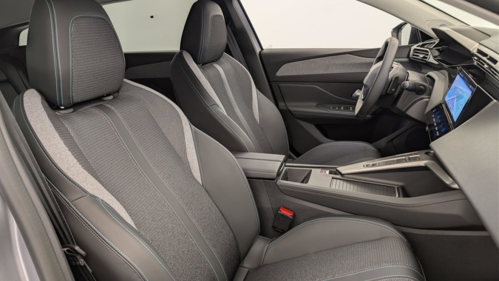 PEUGEOT 308 SW PHEV 180 e-EAT8 Allure - ref: 1-366782 - Photo 9