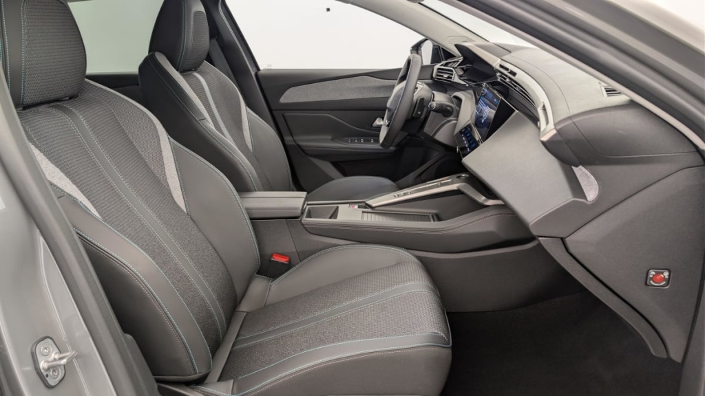 PEUGEOT 308 SW PHEV 180 e-EAT8 Allure - ref: 1-366789 - Photo 9