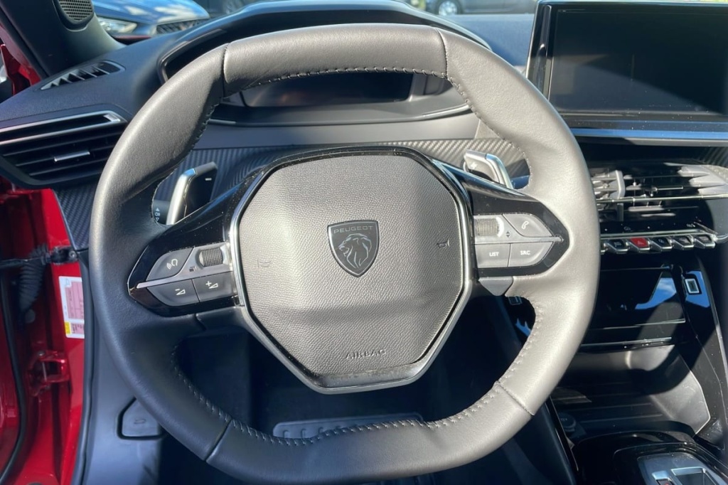 PEUGEOT 2008 Hybrid 136 e-DCS6 Allure - ref: 1-366796 - Photo 14