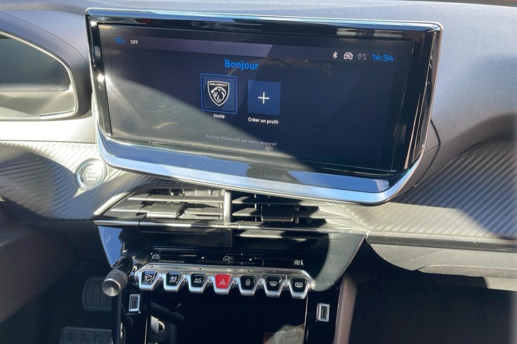 PEUGEOT 2008 Hybrid 136 e-DCS6 Allure - ref: 1-366796 - Photo 17