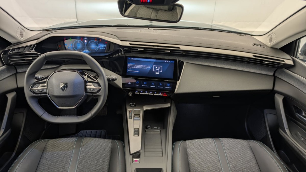 PEUGEOT 308 SW PHEV 180 e-EAT8 Allure - ref: 1-366803 - Photo 13