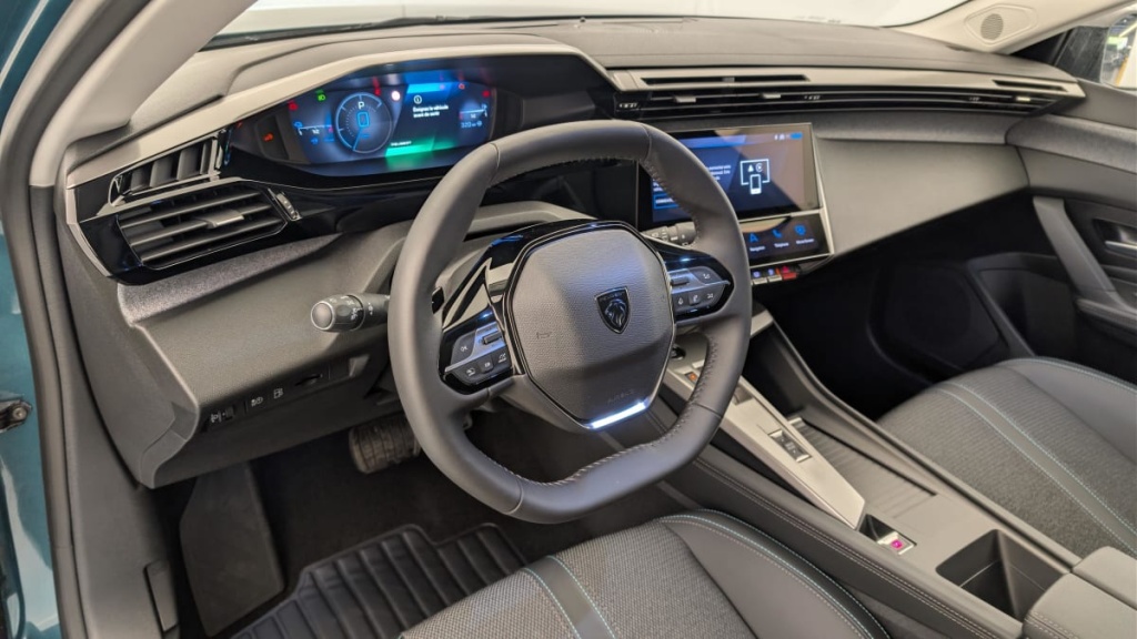 PEUGEOT 308 SW PHEV 180 e-EAT8 Allure - ref: 1-366803 - Photo 15