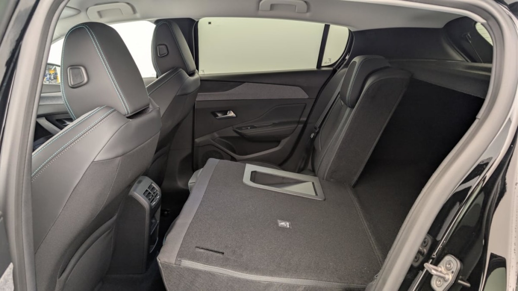 PEUGEOT 308 PHEV 180 e-EAT8 Allure - ref: 1-366830 - Photo 12