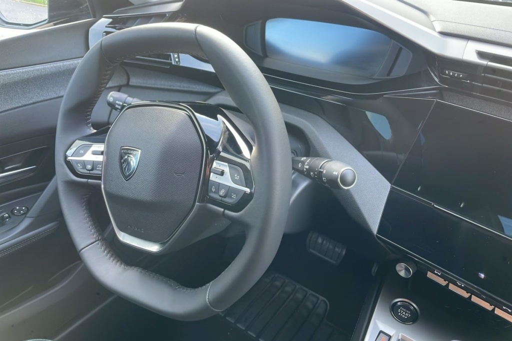 PEUGEOT 308 PHEV 180 e-EAT8 Allure - ref: 1-366831 - Photo 15