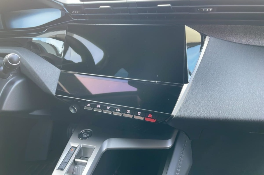 PEUGEOT 308 PHEV 180 e-EAT8 Allure - ref: 1-366831 - Photo 17