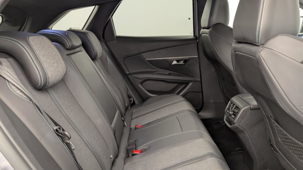 PEUGEOT 3008 Hybrid 225 e-EAT8 Allure Pack - ref: 1-366869 - Photo 10