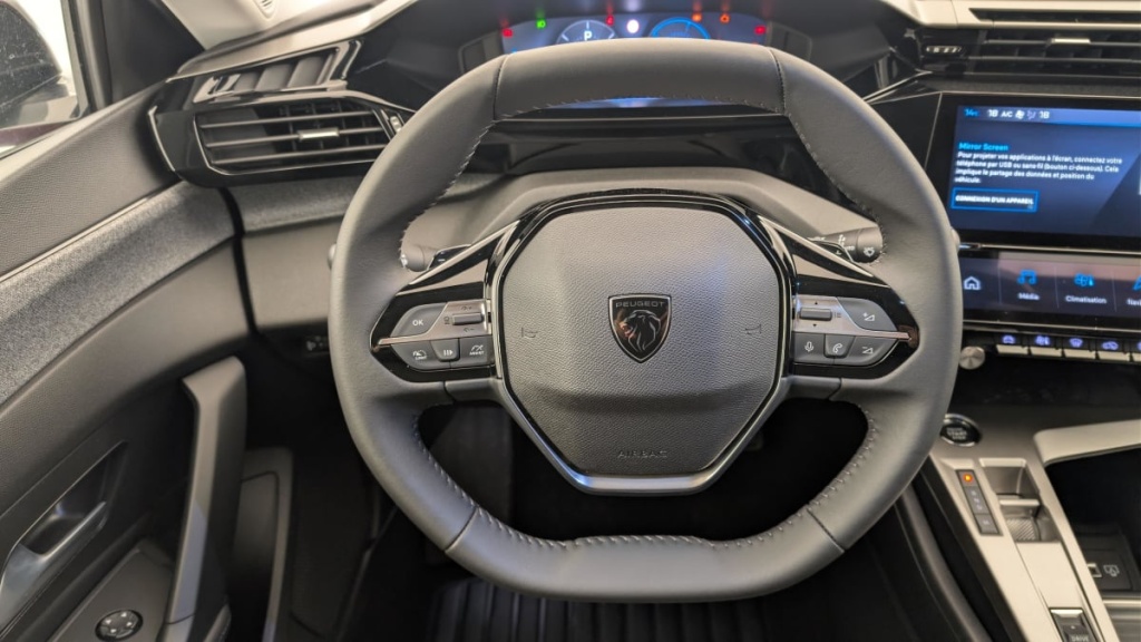 PEUGEOT 308 Hybrid 145 e-DCS6 Allure - ref: 1-366870 - Photo 14