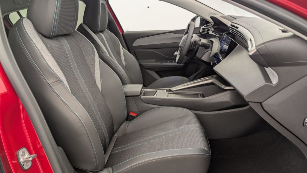 PEUGEOT 308 Hybrid 145 e-DCS6 Allure - ref: 1-366870 - Photo 9