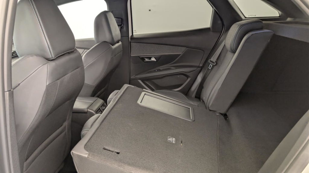 PEUGEOT 3008 Hybrid 225 e-EAT8 Allure Pack - ref: 1-366901 - Photo 12