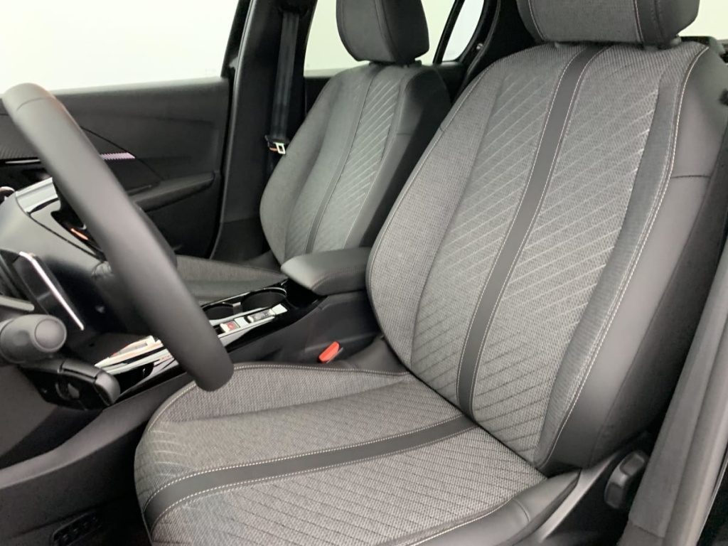 PEUGEOT 208 Hybrid 110 e-DCS6 Allure - ref: 1-366911 - Photo 19