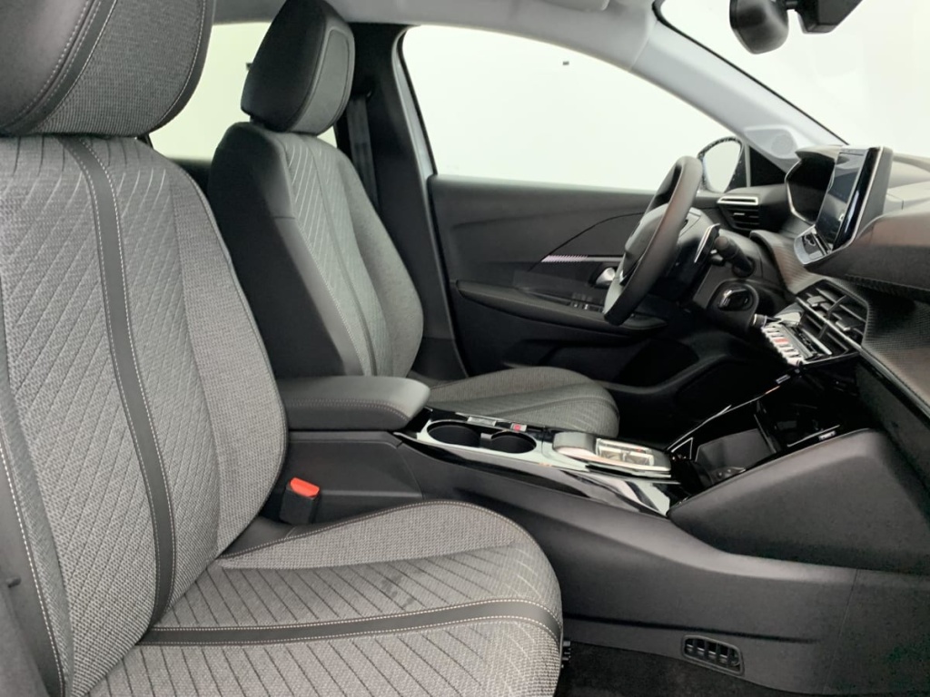 PEUGEOT 208 Hybrid 110 e-DCS6 Allure - ref: 1-366931 - Photo 9