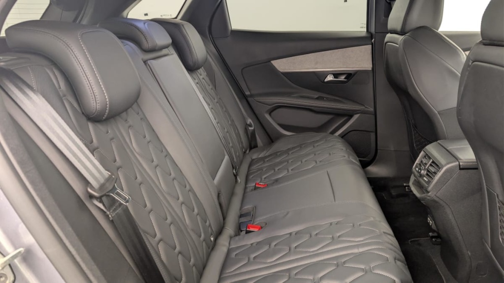 PEUGEOT 3008 Hybrid 225 e-EAT8 GT - ref: 1-366999 - Photo 10