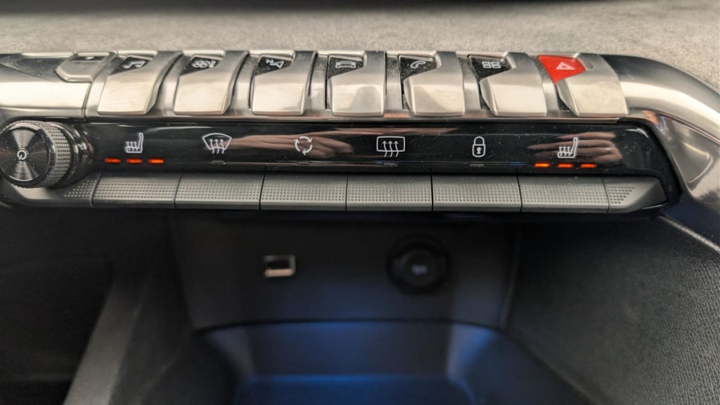 PEUGEOT 3008 Hybrid 225 e-EAT8 GT - ref: 1-366999 - Photo 20