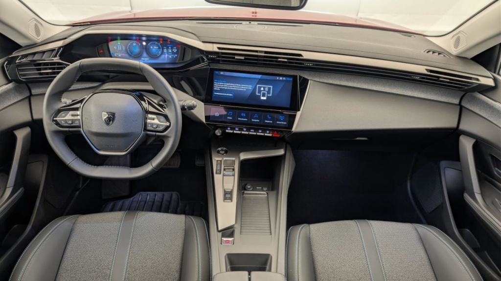 PEUGEOT 308 SW PHEV 180 e-EAT8 Allure - ref: 1-367047 - Photo 13