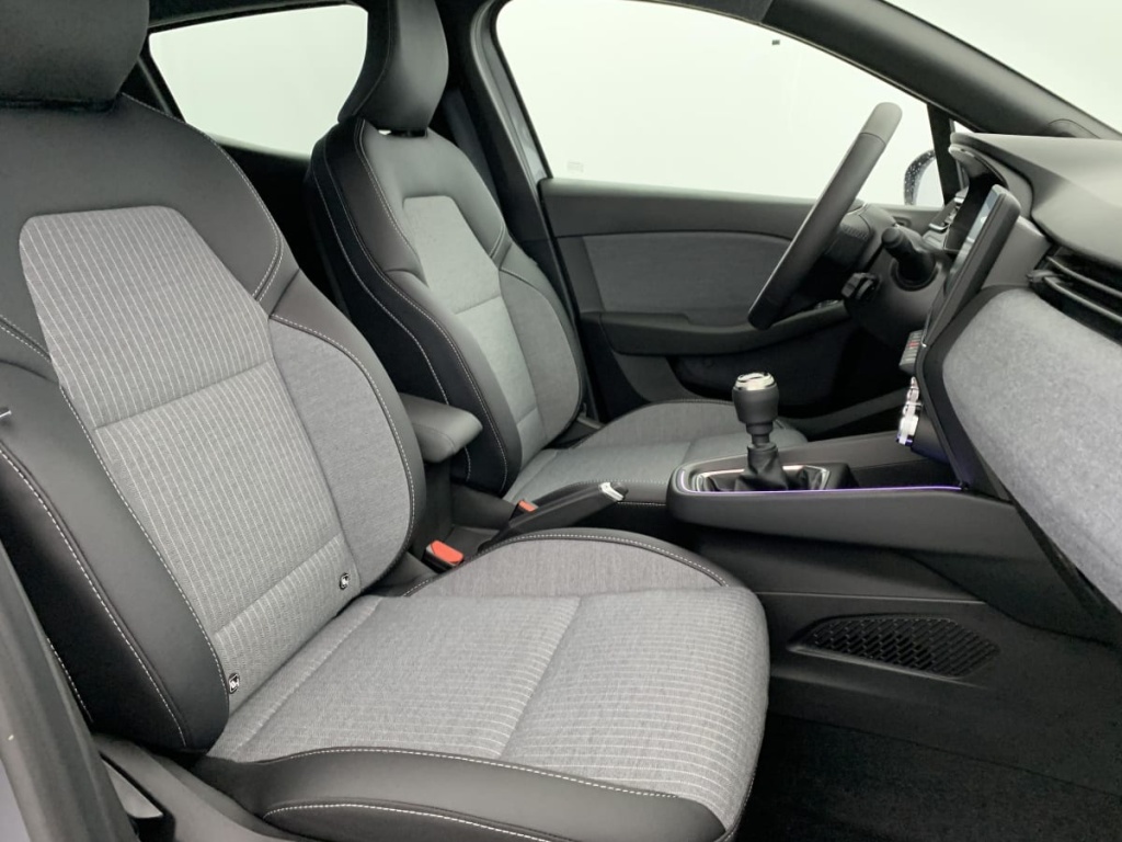 RENAULT Clio TCE 90 CH GSR2 TECHNO - ref: 1-367115 - Photo 9