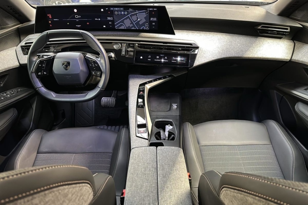 PEUGEOT 3008 HYBRID 136 E-DCS6 ALLURE - ref: 1-367143 - Photo 12