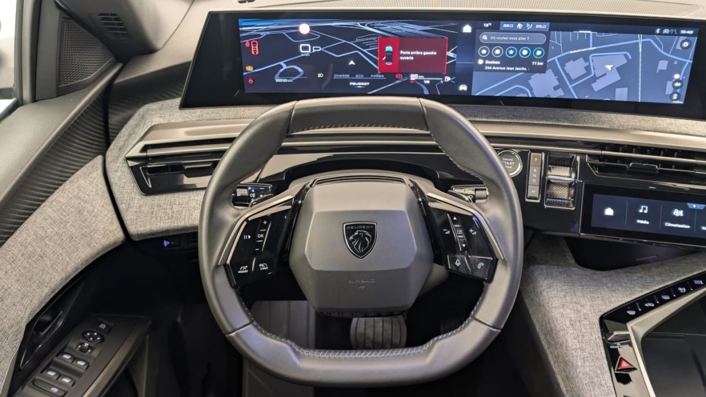 PEUGEOT 3008 HYBRID 136 E-DCS6 ALLURE - ref: 1-367144 - Photo 14