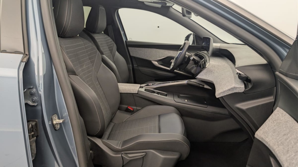 PEUGEOT 3008 HYBRID 136 E-DCS6 ALLURE - ref: 1-367144 - Photo 9