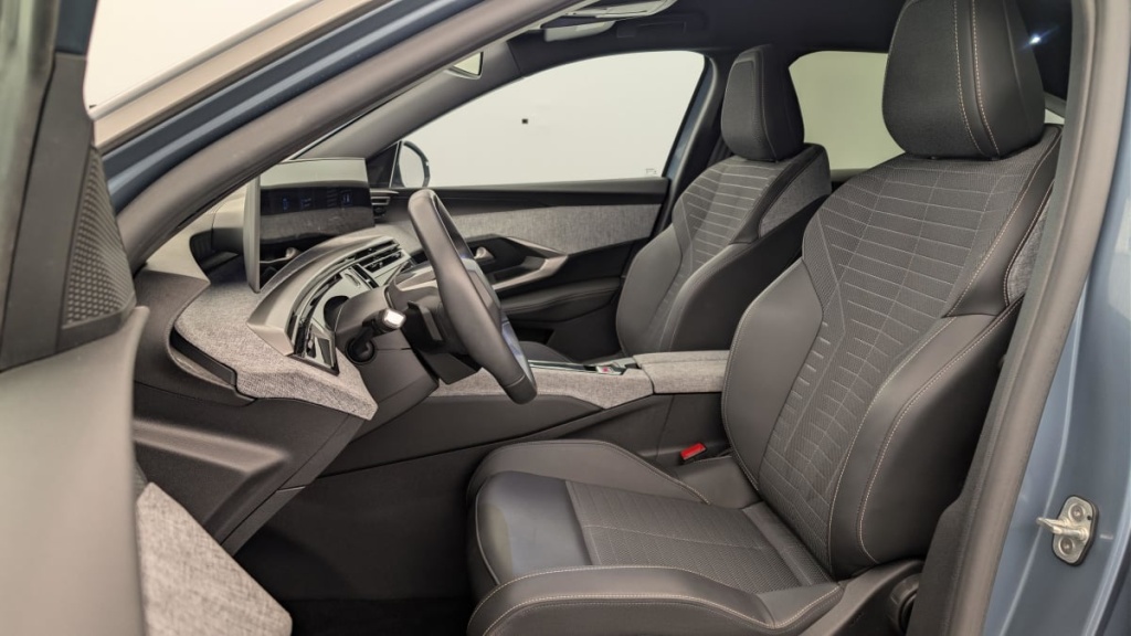 PEUGEOT 3008 HYBRID 136 E-DCS6 ALLURE - ref: 1-367147 - Photo 16