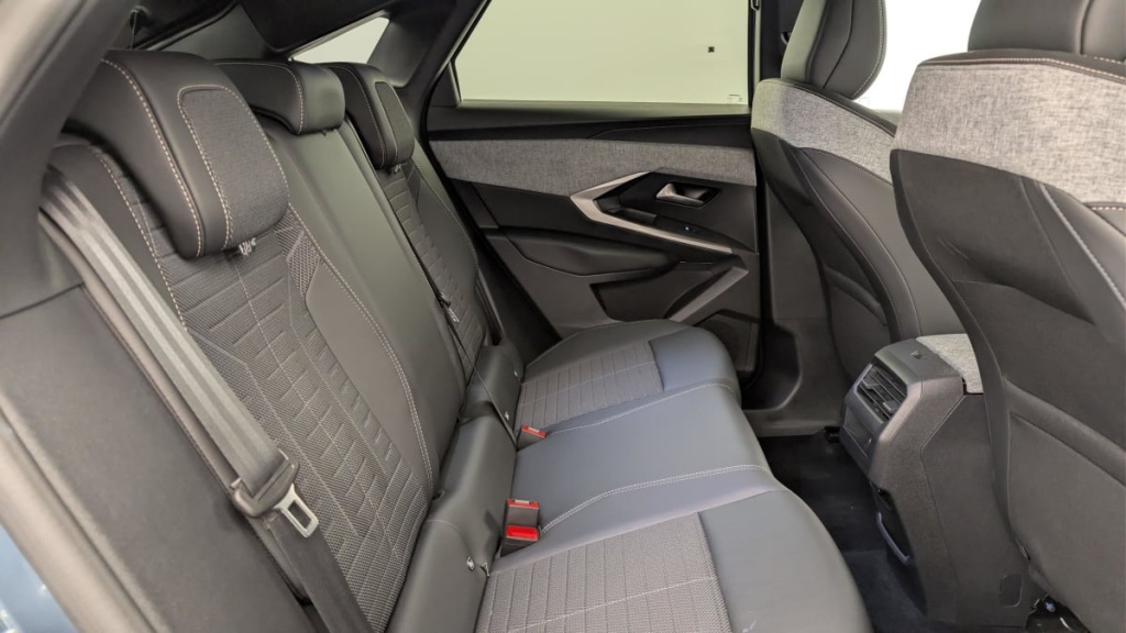 PEUGEOT 3008 Hybrid 136 e-DCS6 Allure - ref: 1-367150 - Photo 10