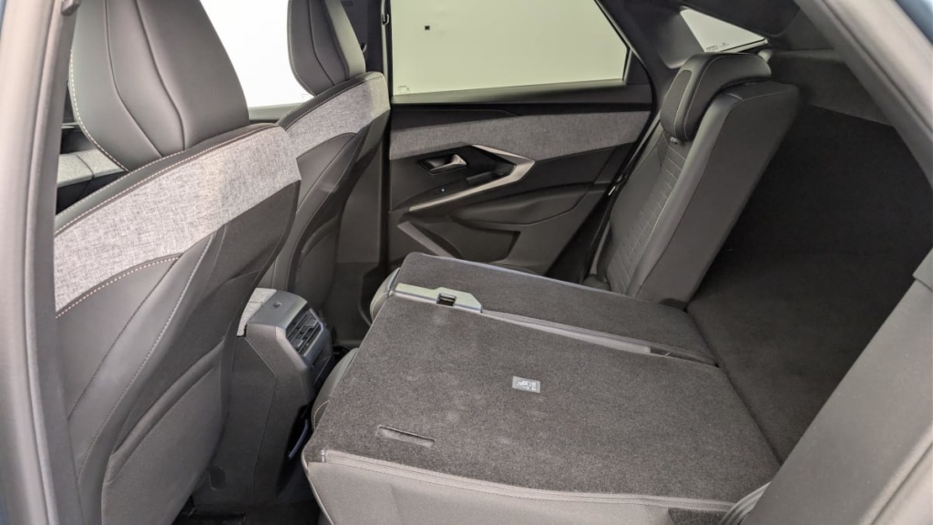 PEUGEOT 3008 Hybrid 136 e-DCS6 Allure - ref: 1-367150 - Photo 12