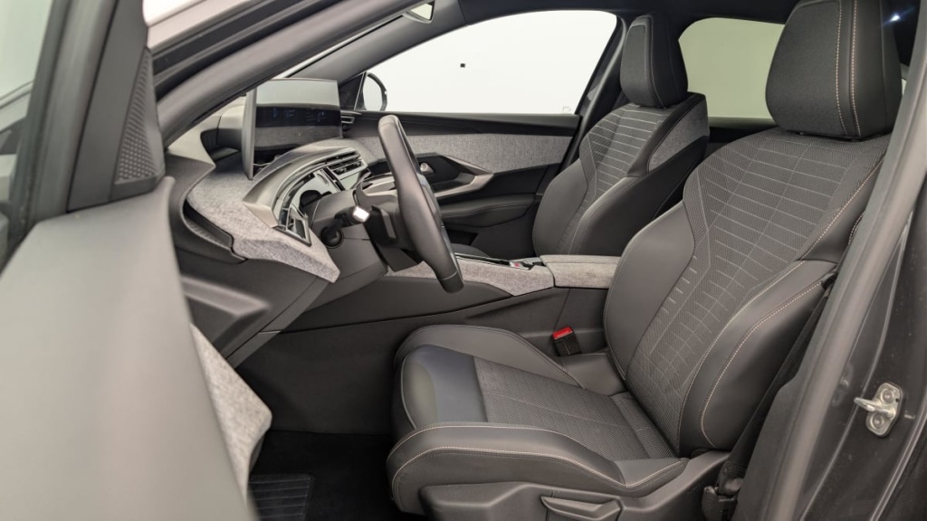 PEUGEOT 3008 HYBRID 136 E-DCS6 ALLURE - ref: 1-367152 - Photo 16