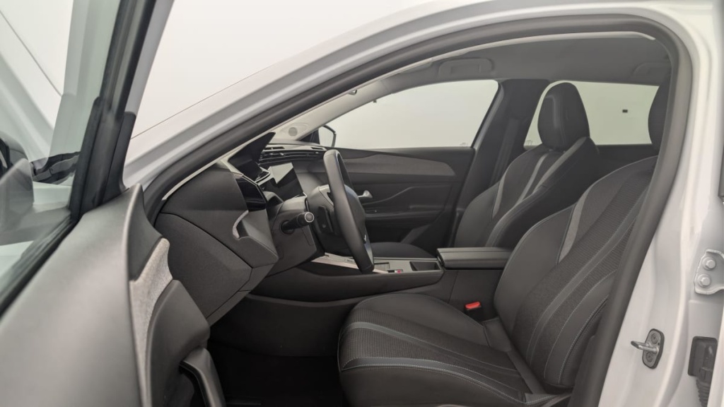 PEUGEOT 408 Hybrid 136 e-DCS6 Allure - ref: 1-367304 - Photo 16