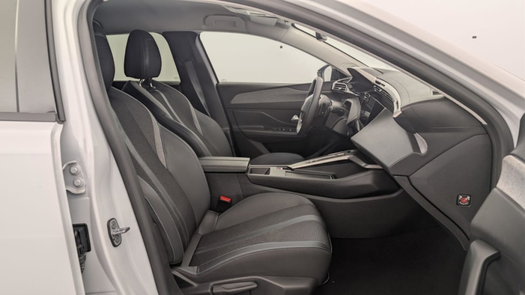 PEUGEOT 408 Hybrid 136 e-DCS6 Allure - ref: 1-367304 - Photo 9