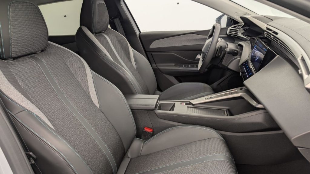 PEUGEOT 408 Hybrid 136 e-DCS6 Allure - ref: 1-367306 - Photo 9