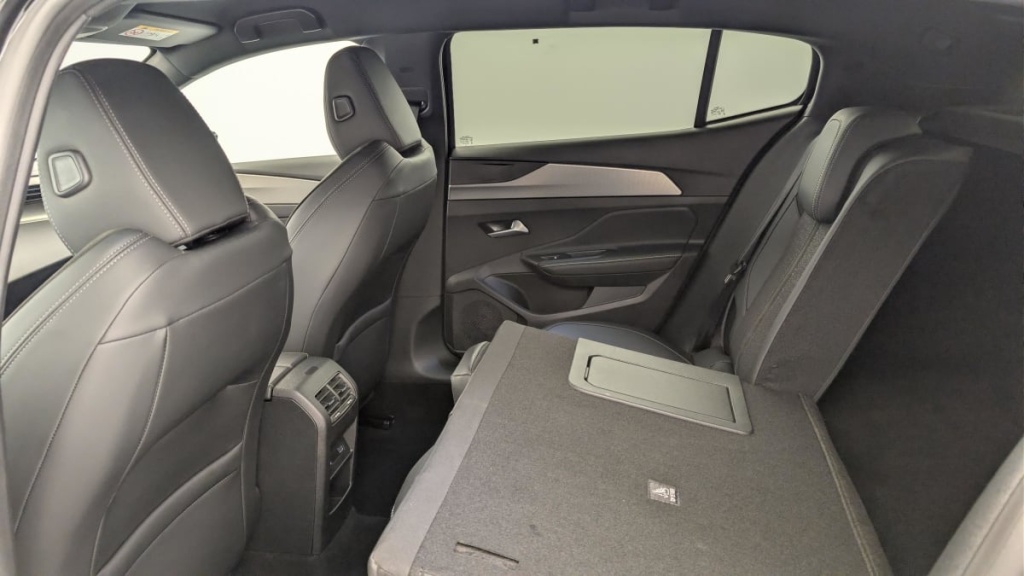 PEUGEOT 408 Hybrid 145 e-DCS6 GT - ref: 1-367372 - Photo 12