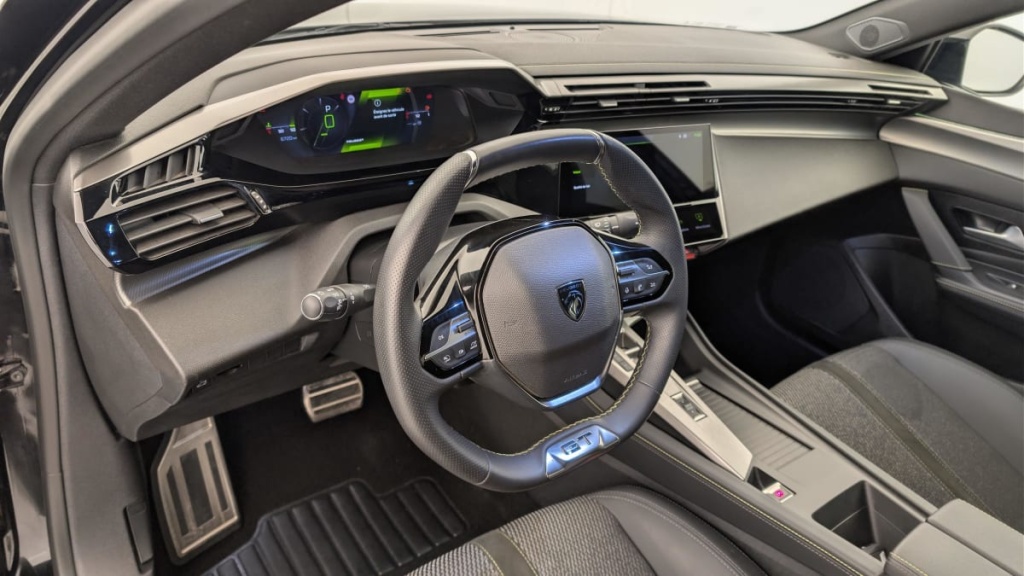 PEUGEOT 408 Hybrid 145 e-DCS6 GT - ref: 1-367372 - Photo 15