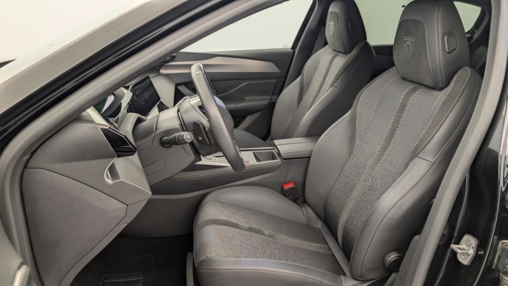 PEUGEOT 408 Hybrid 145 e-DCS6 GT - ref: 1-367372 - Photo 16