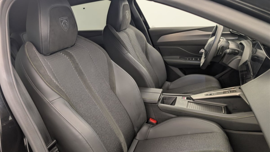 PEUGEOT 408 Hybrid 145 e-DCS6 GT - ref: 1-367373 - Photo 9