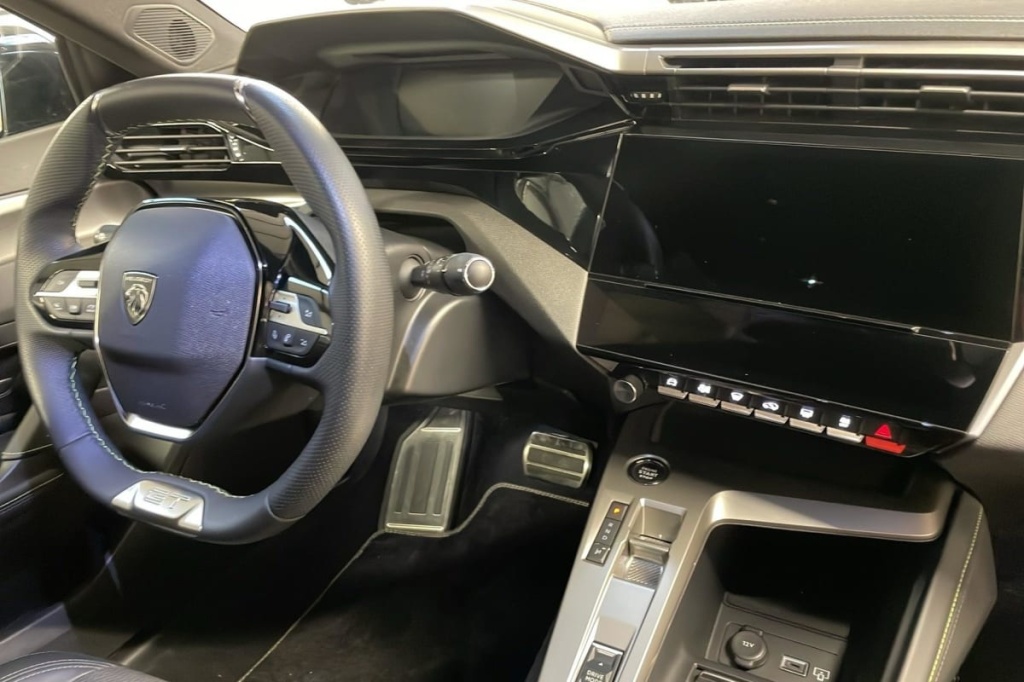 PEUGEOT 408 Hybrid 145 e-DCS6 GT - ref: 1-367374 - Photo 13