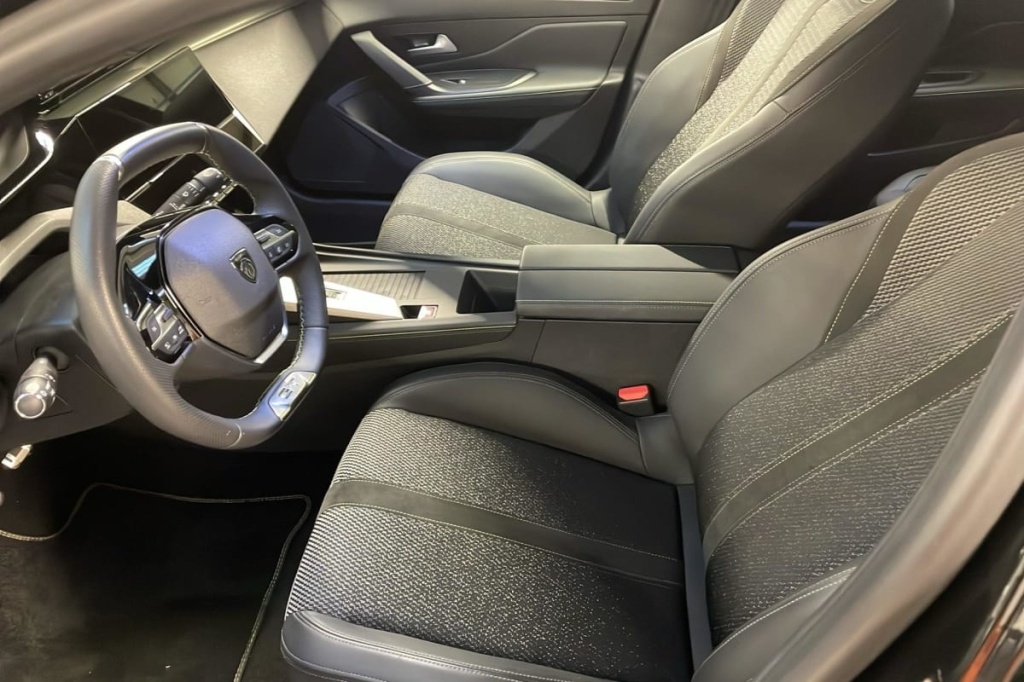 PEUGEOT 408 Hybrid 145 e-DCS6 GT - ref: 1-367374 - Photo 9