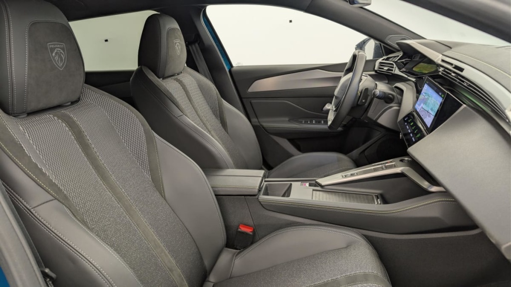 PEUGEOT 408 Hybrid 145 e-DCS6 GT - ref: 1-367376 - Photo 9