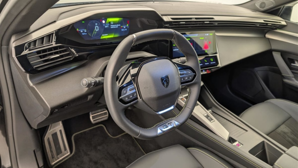 PEUGEOT 408 Hybrid 145 e-DCS6 GT - ref: 1-367378 - Photo 15