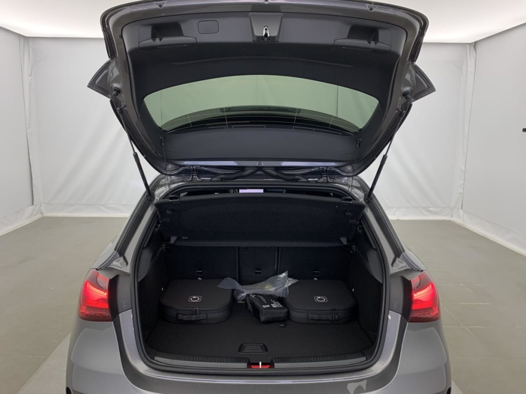 MERCEDES Classe A 250 e Hybrid EQ 8G-DCT AMG Line - ref: 1-367411 - Photo 11