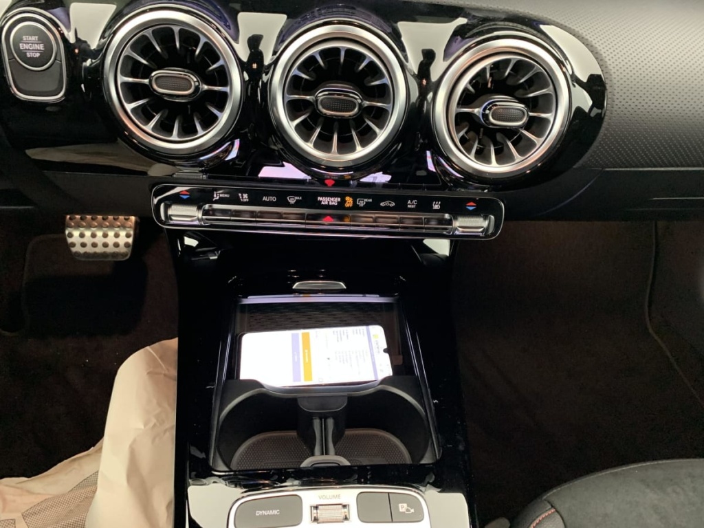 MERCEDES Classe A 250 e Hybrid EQ 8G-DCT AMG Line - ref: 1-367411 - Photo 18