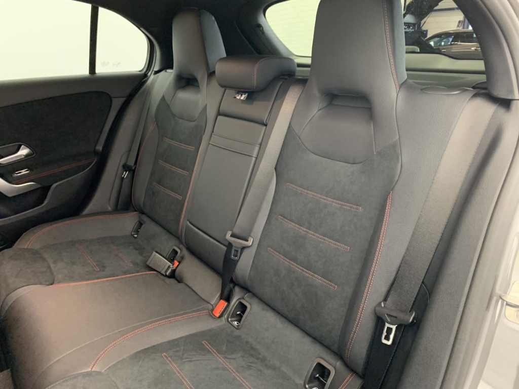 MERCEDES Classe A 250 e Hybrid EQ 8G-DCT AMG Line - ref: 1-367411 - Photo 19